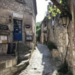 Pretty streets of Les Baux.