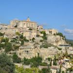 The high hill town of Gordes.