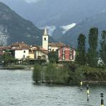 The view of Fisherman's island from Isola Bella.